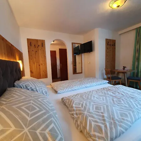 Kroell Apartment