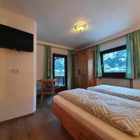 Kroell Apartment